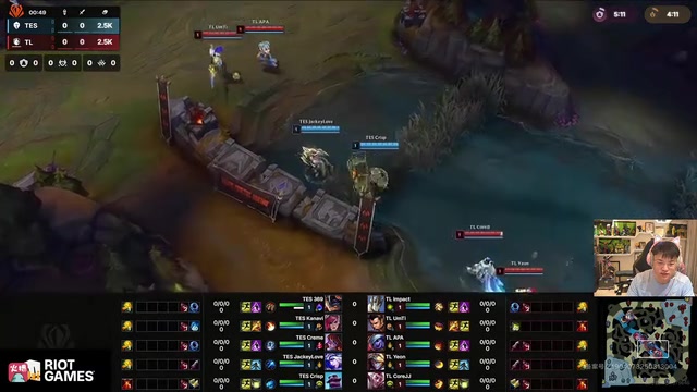 Uzi看TES对战TL卡成PPT 团战打到一半切解说席：这OB要遗臭万年！