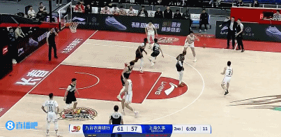 🤩手感炸裂！李添荣接连高难度三分命中反超比分！三分5中5了！