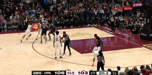 关键时刻连续投篮不中!多诺万-米切尔28中9拿到23分 三分14中3