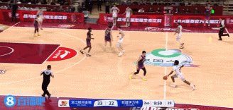 屡试不爽！李炎哲接球冲击篮筐 连续3次内线打中独得6分