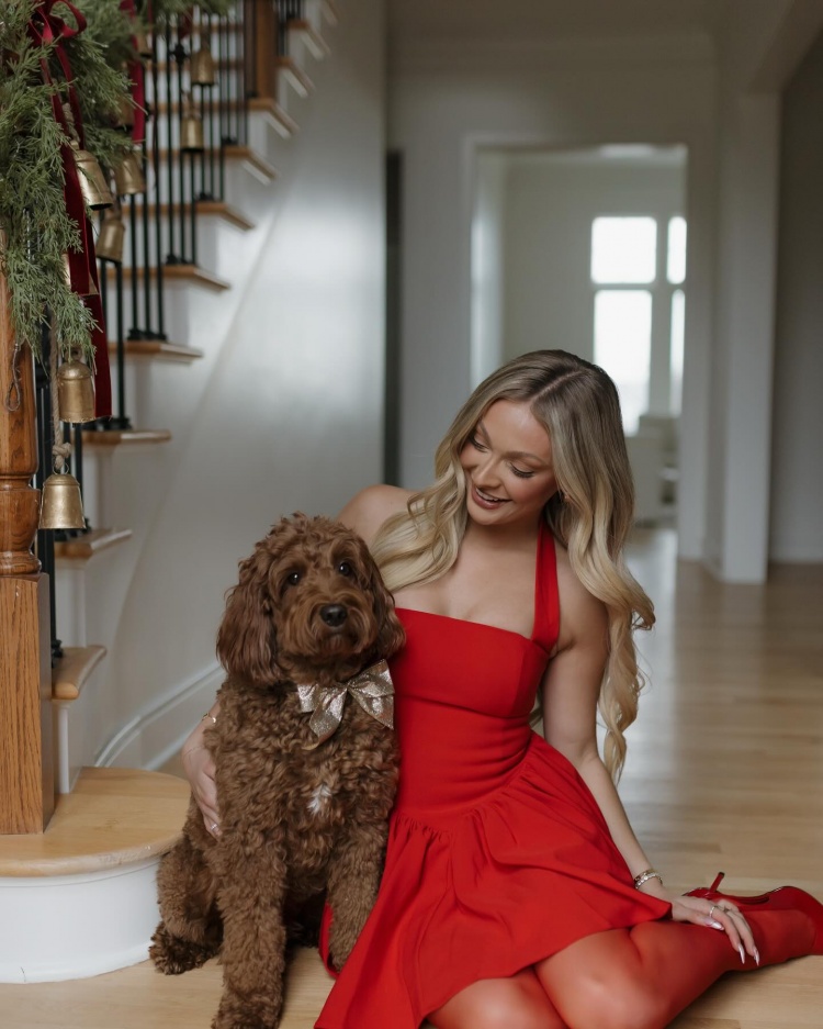 哈利伯顿晒与女友合照:六年光阴&无数回忆&余生共度 爱你❤️