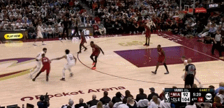 叫我话事人🥵!杰罗姆季后赛首秀15中10砍下28分 末节独得16分