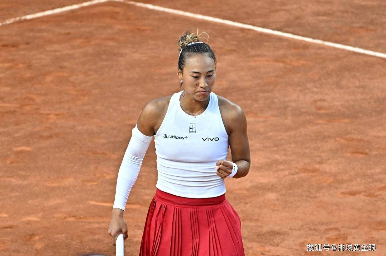 郑钦文打法升级挑战萨巴伦卡！双方首次红土交手，欲在福地越高山