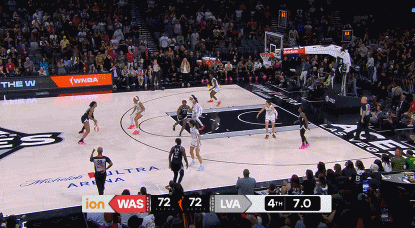 最后4分钟16-4逆转!阿贾-威尔逊助攻劳埃德 王牌三分绝杀神秘人