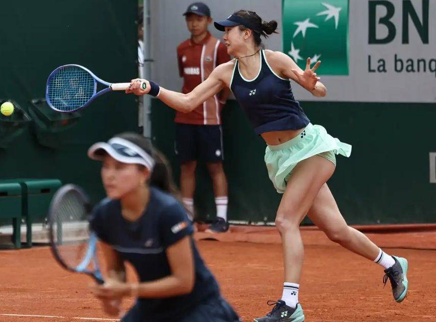 法网全乱了，又一个大满贯冠军被淘汰出局，中国金花强势晋级